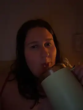 Xopeachybaby - GF licks my pussy off cam