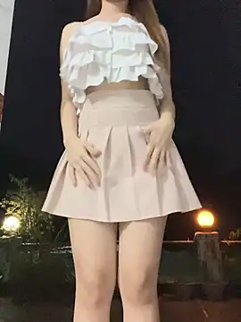 My_Melodyy - Make me cum pussy in public garden 🪴😈