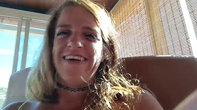 Nicolette_Dutch - Shake Boobs