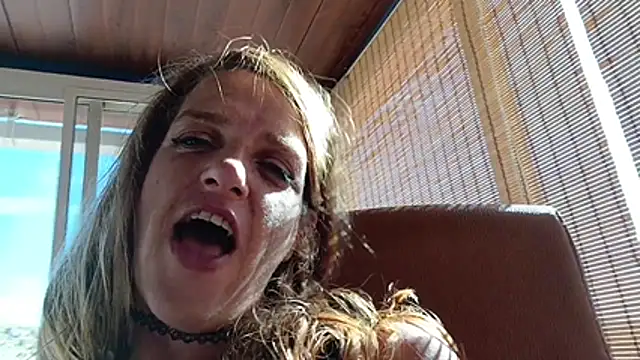 Nicolette_Dutch - Shake Boobs