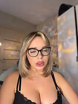 Mila-milm - Dildo in pussy