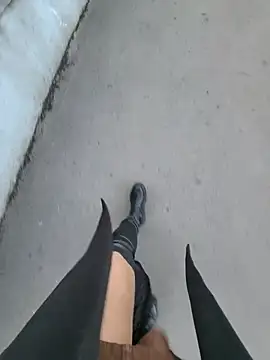 Dirtyfeelin - Take my bra off on street