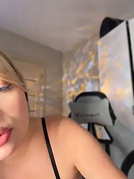 Mila-milm - Dildo in pussy