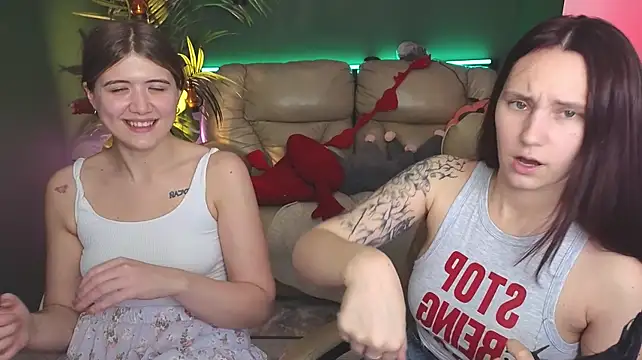 HotCaramellsTV - SHAKE TITS +:gift:4LT