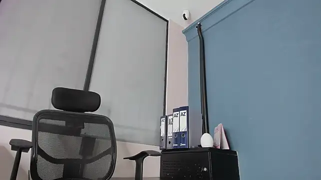 Sarabaxterbe - 1 FINGER IN ASS DEEP 🔥