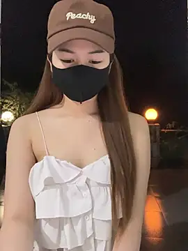 My_Melodyy - Make me cum pussy in public garden 🪴😈