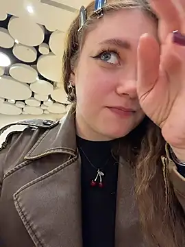 Lucy-joy - massage tits in public