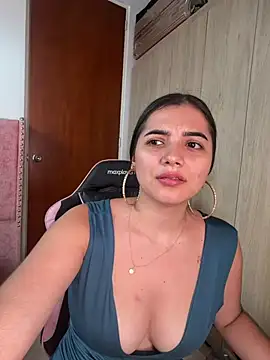 Estrella22 - CHUPARME LAS TETAS