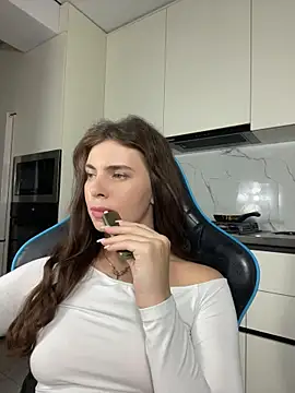 CurlyLara