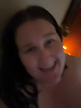 Xopeachybaby - GF licks my pussy off cam