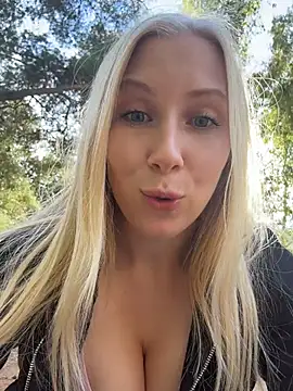 TrueSexyCrime - Ride on dildo in at the park