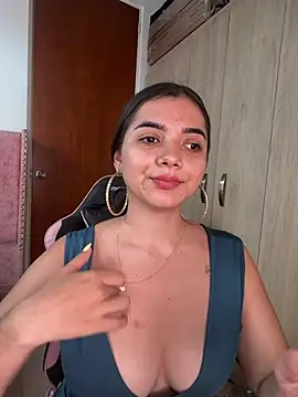 Estrella22 - CHUPARME LAS TETAS