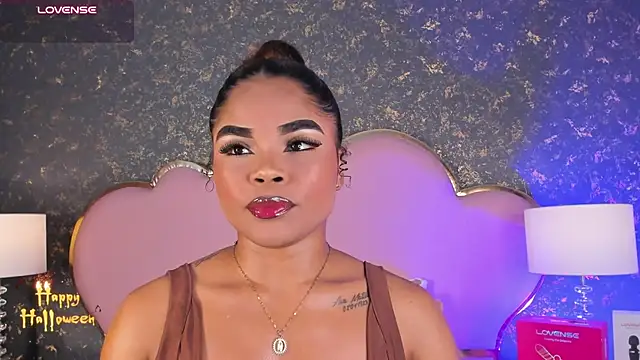 NahiaraReina - Vibrate me until I come💦