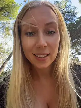 TrueSexyCrime - Ride on dildo in at the park