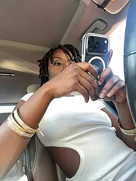 Thechocolatepeach - boobs out + pussy spread
