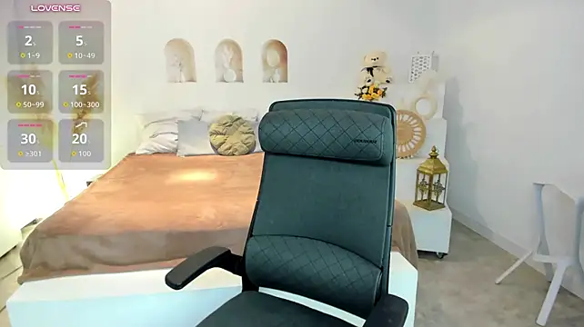 Mistress_of_hearts - Slowly massage tits