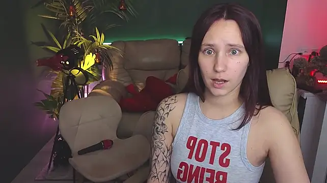 HotCaramellsTV - SHAKE TITS +:gift:4LT