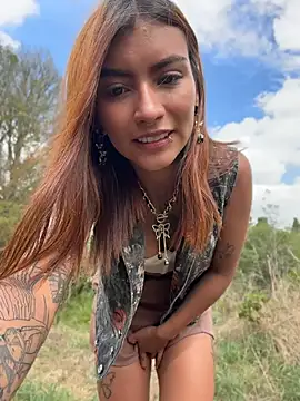 Zoe_addiction - Remove panties on the street