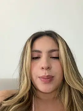 Cloee_Rainbow1 - Twerk one song + oil in ass 💦🍑😎🍑🥵
