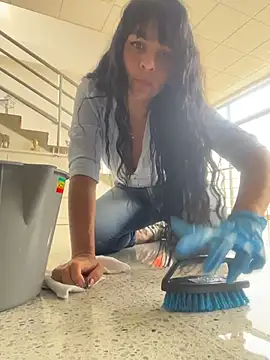 LuxeBrunetteXXX - FINGERING PUSSY AT THE BATHROOM WORK 😏