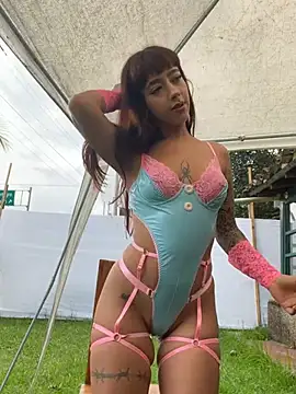 AliceMrtnz - Oil ass
