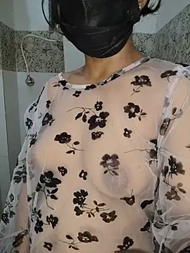 Mini-cutie - Boobs and oil show