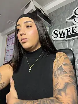 Hannahoff - Play big boobs toilet office 🍒😈
