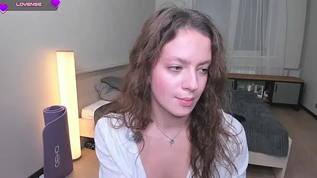 MarviSinner - I'm teasing you with my cleavage