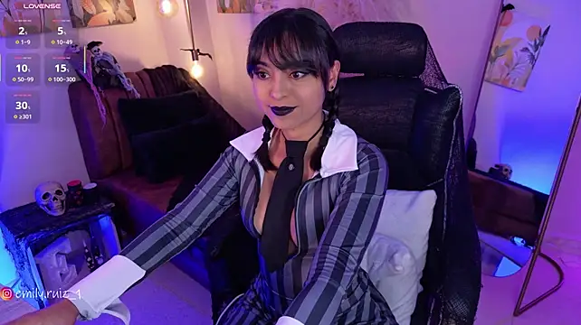Emilyruiz1 - Each tip makes me more playful 😈