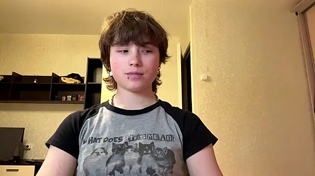 Nellyts - show boobs