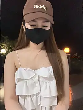 My_Melodyy - Make me cum pussy in public garden 🪴😈
