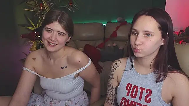 HotCaramellsTV - SHAKE TITS +:gift:4LT