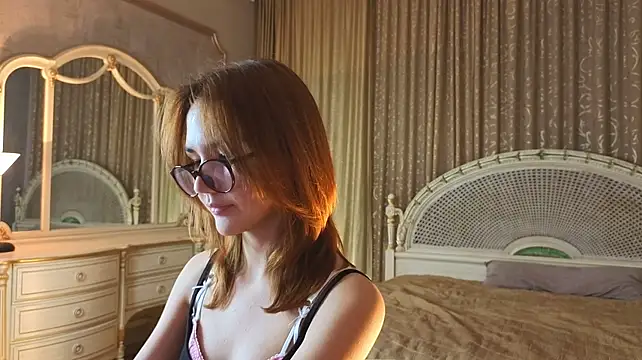 FrediaPfeiff - tease u with straps my top <333