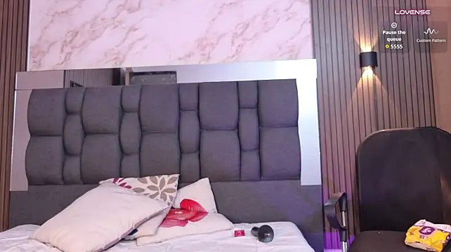 Victoria__ford - Spank ass and shake
