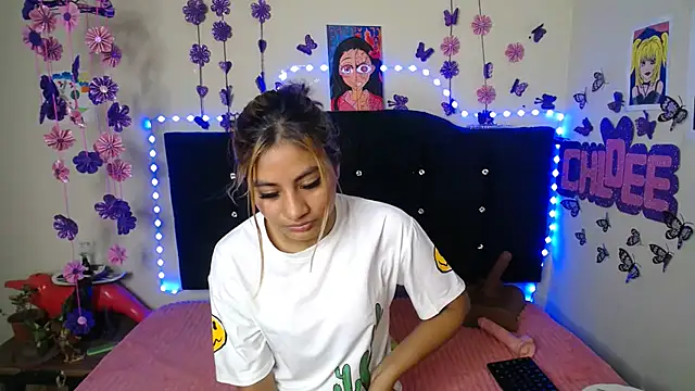 Candy_chloee - Make Chloe happy take her clothes off💦​