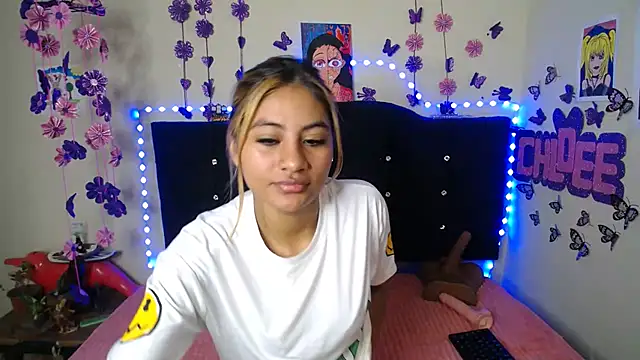 Candy_chloee - Make Chloe happy take her clothes off💦​