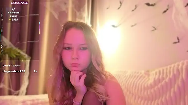 Queenneee - rub pussy