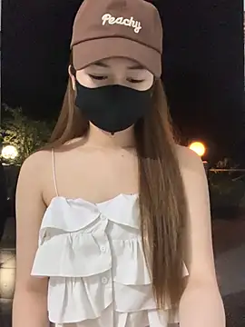 My_Melodyy - Make me cum pussy in public garden 🪴😈