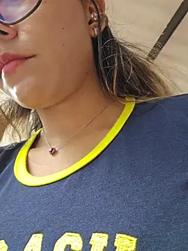Pretty_roxxyy - DOMI CONTROL ON MY CLIT UNTIL SQUIRT💦