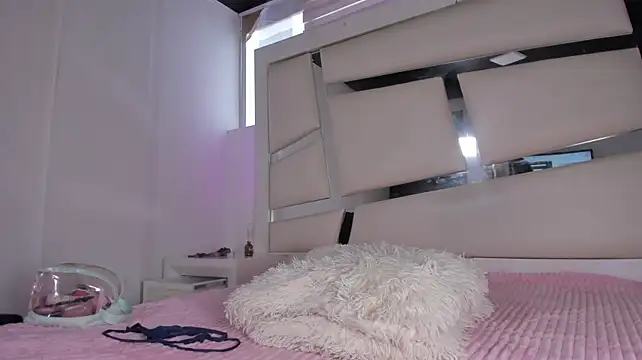 Chrystal_js - open pussy lips