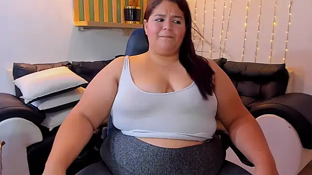 Laura_br1 - ❤ Flash ass ❤