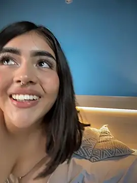 Maddyroussebe - DILDO IN PUSSY