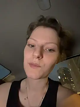 MaryHiggins - Playing with a dildo