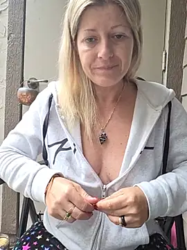 NikkiBlisss - Play w pussy PVT OPEN