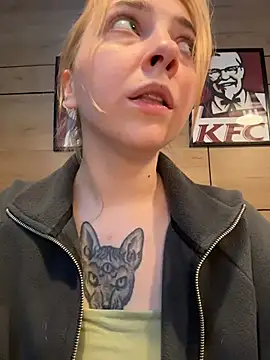 Sunny___Bunny - show tits in kfc near ppl