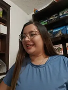 LunaDiaz999 - Explicit show in the bathroom