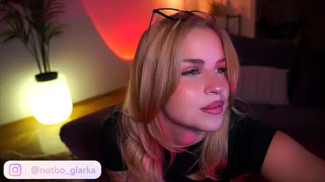 BBoglarka - Vedd elo a ciciket es kopj ra :P