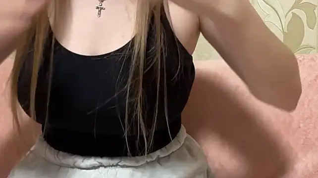 ShamekaPiskura - Tease with my shirt/top
