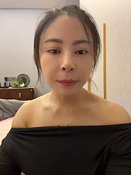 YaoYao8888 - 只穿内衣内裤直播3分钟