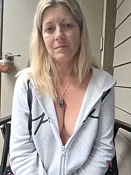 NikkiBlisss - Play w pussy PVT OPEN